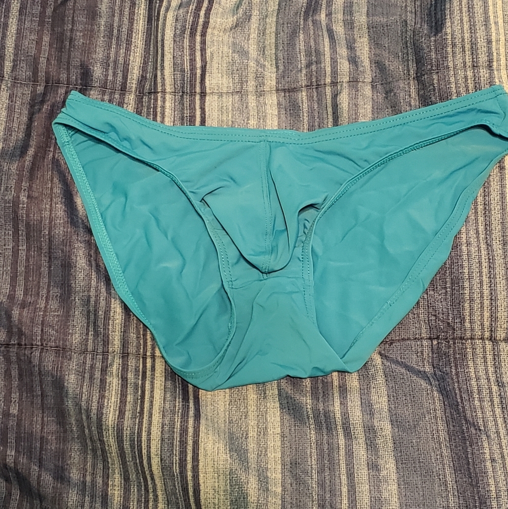 Men's bikini briefs